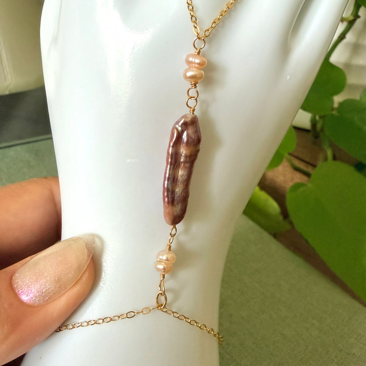 Island Hopping Biwa pearl Hand Chain | Gold Filled Collection