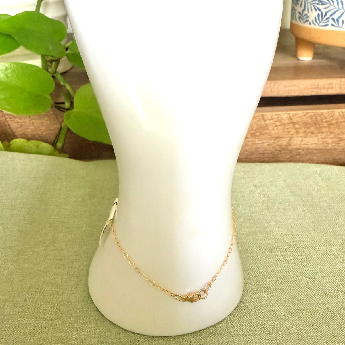 Island Hopping Biwa pearl Hand Chain | Gold Filled Collection