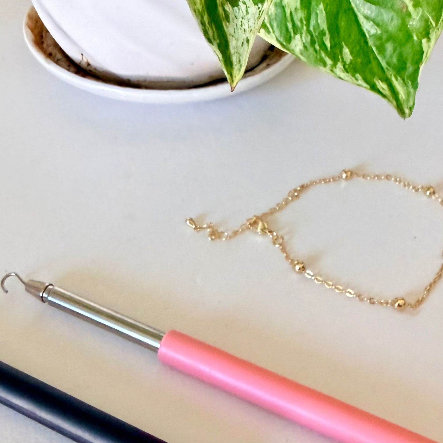 Bracelet Helper Hook